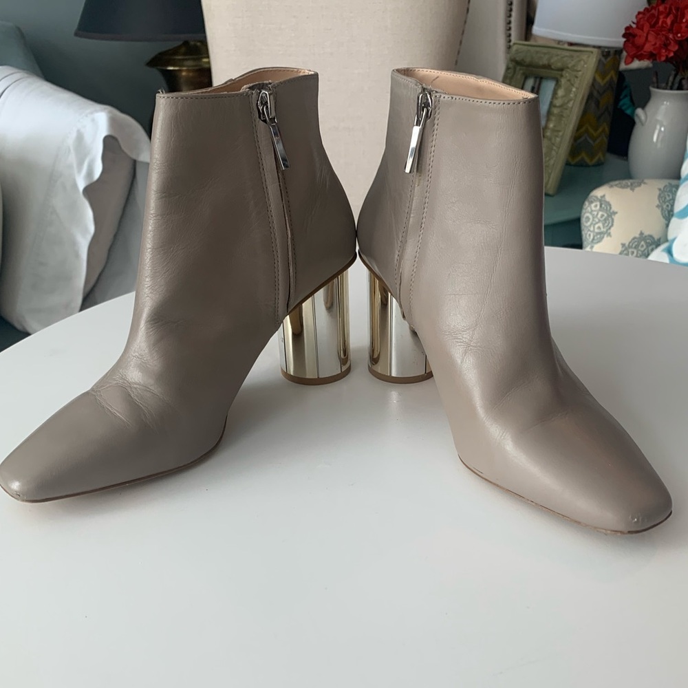 Zara size 7.5 leather ankle boots with metal heel
